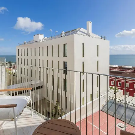 Elegant 3Bdr Flat With Parking By Lovelystay Lisboa