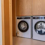 Contemporary 3 Bdr Flat With Parking By Lovelystay