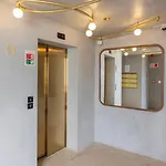 Contemporary 3 Bdr Flat With Parking By Lovelystay *