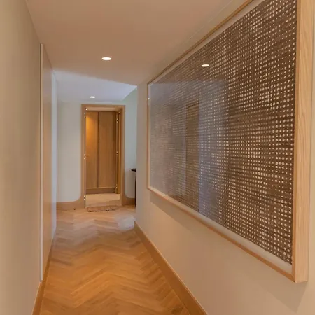 Contemporary 3 Bdr Flat With Parking By Lovelystay Διαμέρισμα *