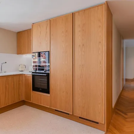 Appartement Contemporary 3 Bdr Flat With Parking By Lovelystay *