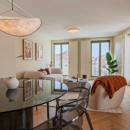 Appartement Elegant 3bdr Flat With Parking By Lovelystay *