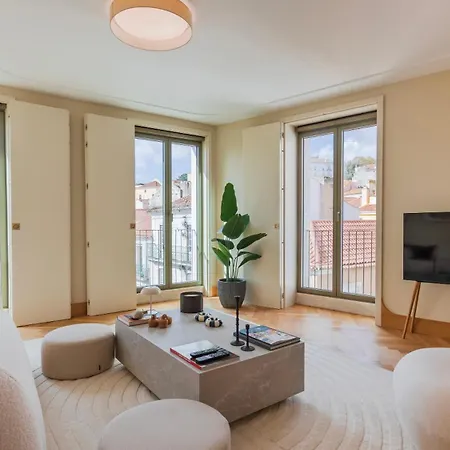 Contemporary 3 Bdr Flat With Parking By Lovelystay Lisboa