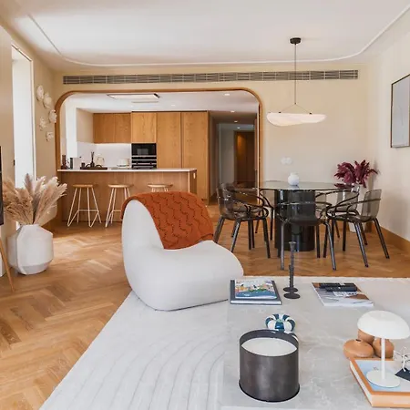 Elegant 3bdr Flat With Parking By Lovelystay *