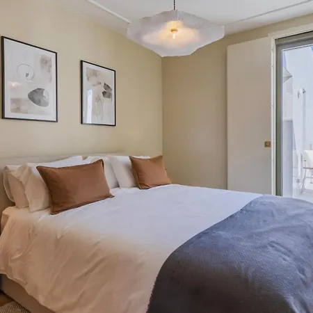 Elegant 3bdr Flat With Parking By Lovelystay Lissabon