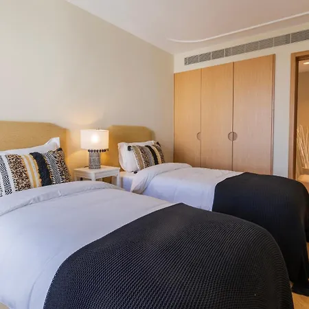 Contemporary 3 Bdr Flat With Parking By Lovelystay Appartement *