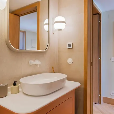 Appartement Contemporary 3 Bdr Flat With Parking By Lovelystay Lisboa