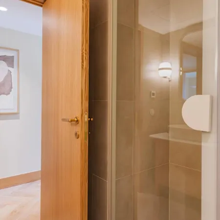 Elegant 3bdr Flat With Parking By Lovelystay Lissabon
