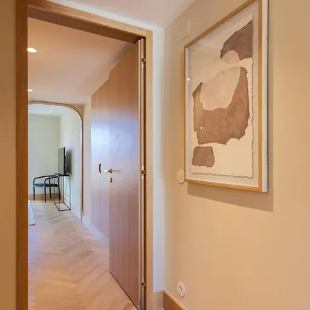 Contemporary 3 Bdr Flat With Parking By Lovelystay Appartement *