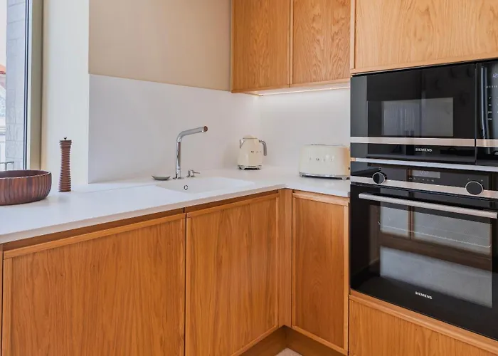 Contemporary 3 Bdr Flat With Parking By Lovelystay * Lisbon