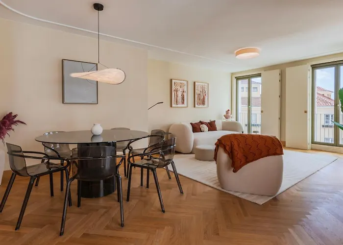 Contemporary 3 Bdr Flat With Parking By Lovelystay * Lisboa