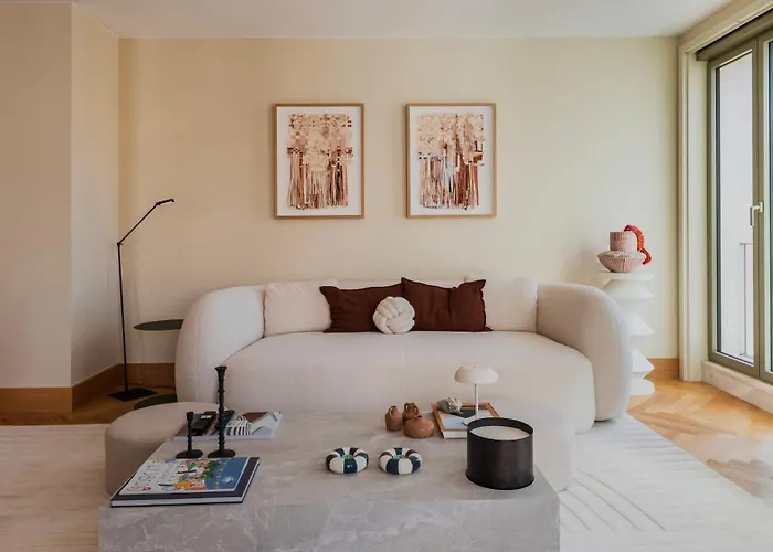 Contemporary 3 Bdr Flat With Parking By Lovelystay * Lisbon