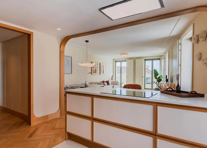 Contemporary 3 Bdr Flat With Parking By Lovelystay Διαμέρισμα *