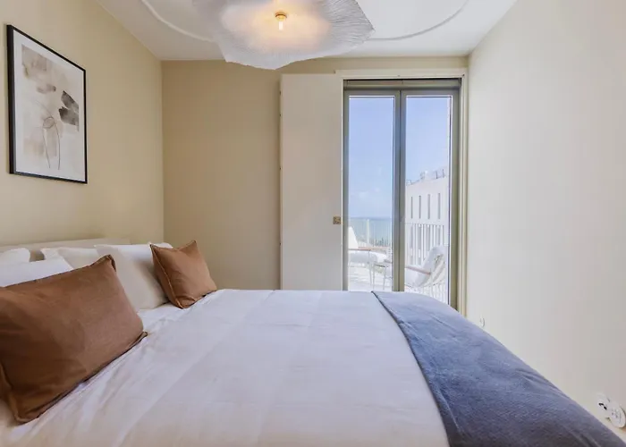 Lejlighed Contemporary 3 Bdr Flat With Parking By Lovelystay Lisboa