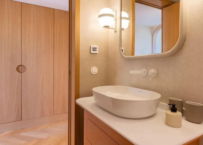 Διαμέρισμα Contemporary 3 Bdr Flat With Parking By Lovelystay