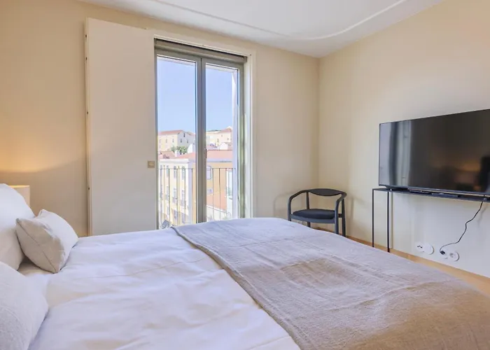 Διαμέρισμα Contemporary 3 Bdr Flat With Parking By Lovelystay *