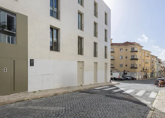 Contemporary 3 Bdr Flat With Parking By Lovelystay Διαμέρισμα