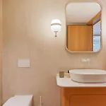 Contemporary 3 Bdr Flat With Parking By Lovelystay * Lisboa