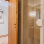 Contemporary 3 Bdr Flat With Parking By Lovelystay Lisboa