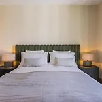 Lejlighed Contemporary 3 Bdr Flat With Parking By Lovelystay Lisboa