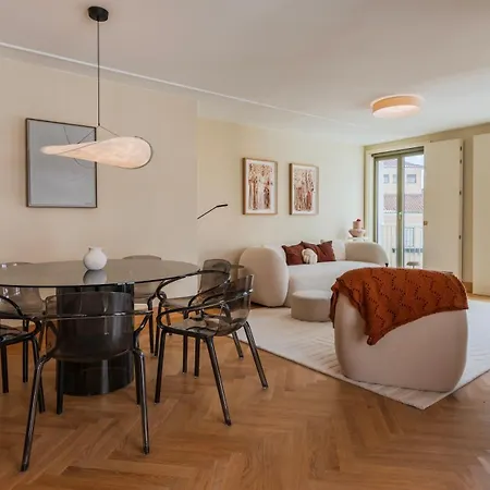 Contemporary 3 Bdr Flat With Parking By Lovelystay * Lisboa