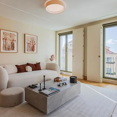 Apartamento Contemporary 3 Bdr Flat With Parking By Lovelystay *