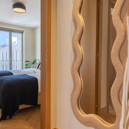 Apartamento Contemporary 3 Bdr Flat With Parking By Lovelystay