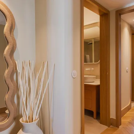 Apartamento Contemporary 3 Bdr Flat With Parking By Lovelystay