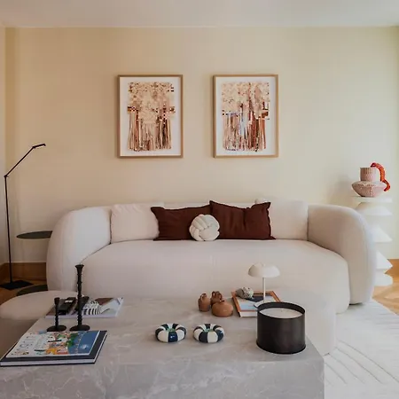 Contemporary 3 Bdr Flat With Parking By Lovelystay * Lizbona
