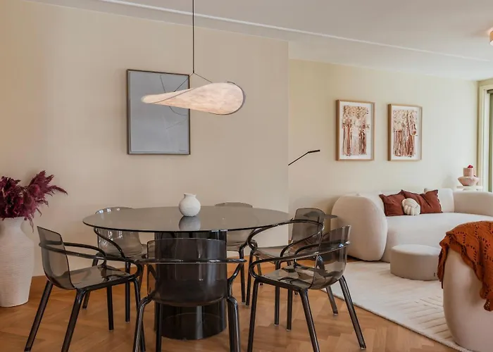 Contemporary 3 Bdr Flat With Parking By Lovelystay Lisboa